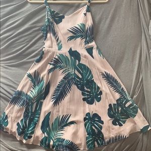 Old navy palm design dress